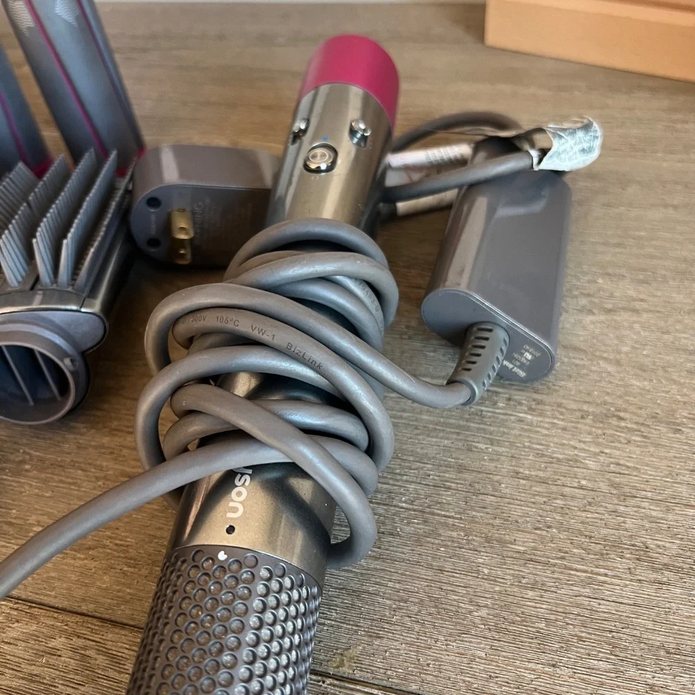 Dyson complete styling